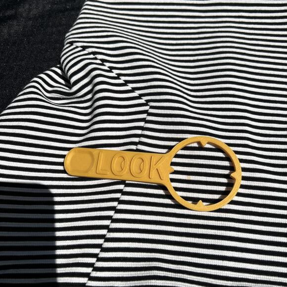 Express Skirt Womens 00 Mini Black and White Striped Y2K Style Flair Small Stain - Picture 6 of 6